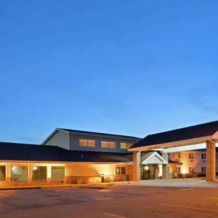 AmericInn by Wyndham West Burlington
