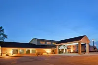 AmericInn by Wyndham West Burlington Hotel di Burlington