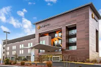 La Quinta Inn & Suites by Wyndham Page at Lake Powell Hotels near Page Bead Store