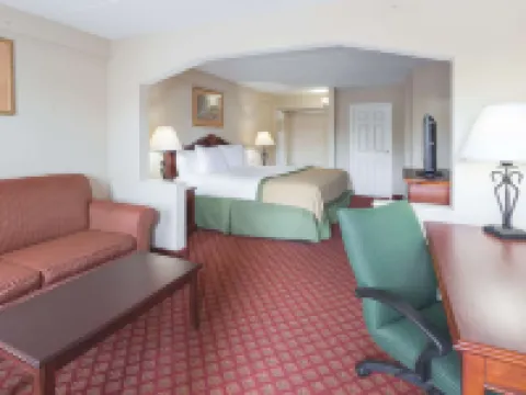 Baymont by Wyndham Covington Hotels in Covington