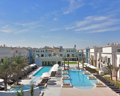 Andalus Al Seef Resort & Spa Hoteles cerca de Complejo de Ministerios