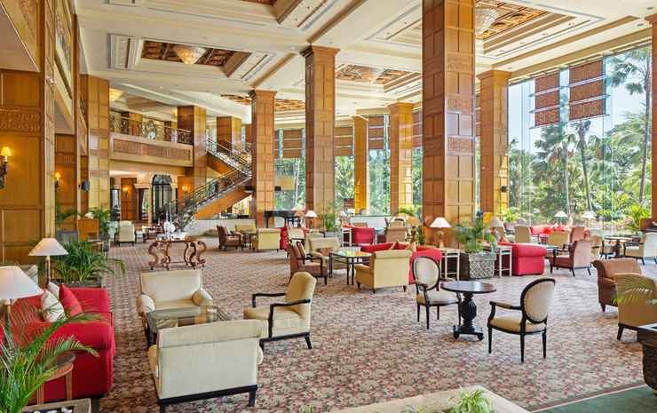 [수라바야 샹그릴라 호텔의 풀사이드 바 이미지]