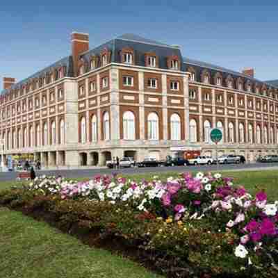 NH Gran Hotel Provincial Hotel Exterior