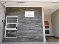 Junggo Tentrem Guest House - Bãi đậu xe