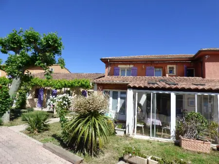 Appart'Hotel Festival Sud Aqua - Avignon TGV Отели рядом с достопримечательностью «IFC Avignon»