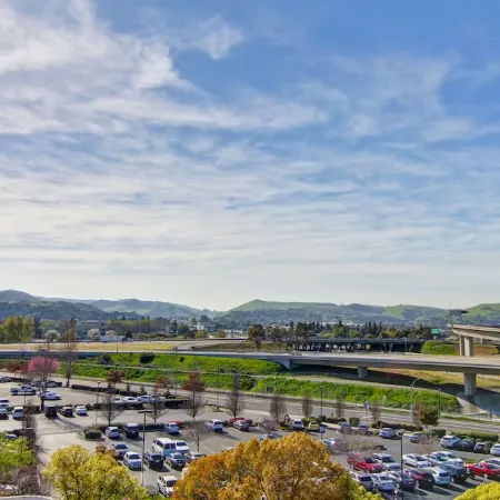 DoubleTree by Hilton Hotel Pleasanton at the Club Отели в г. Плезантон