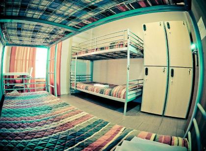 Be Zaragoza Hostel