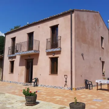 Hotel California - Housity