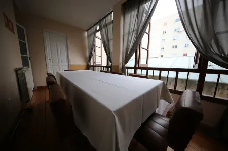 Alda Centro León Отели в г. Comarca de Leon