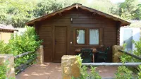 Fuente del Lobo Glamping & Bungalows - Adults Only Ξενοδοχεία στην πόλη Guejar Sierra