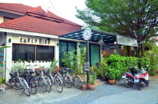 Early Bird Hostel Ayutthaya Hotels near Wat Phutthaisawan Temple