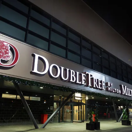 DoubleTree by Hilton Milton Keynes Отели рядом с достопримечательностью «Железнодорожный вокзал Блетчли»