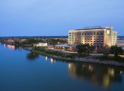 Embassy Suites by Hilton East Peoria Riverfront Hotel & Conference Center