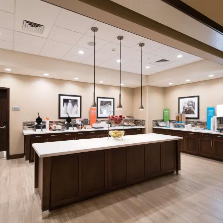 Hampton Inn & Suites Fayetteville