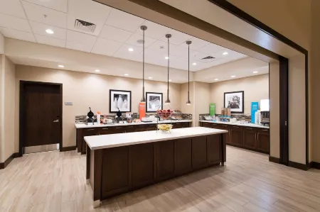 Hampton Inn & Suites Walterboro Отели в г. Коллтон Каунти