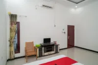 RedDoorz Syariah Near Syamsudin Noor Airport 4