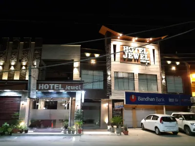 Jewel Hotel Hôtels à proximité de : Shani Dev Mandir