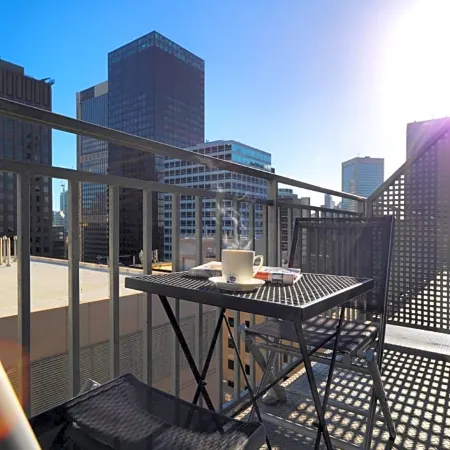 Oaks Melbourne on Collins Suites
