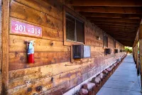 Red Stone Inn - 2-Star