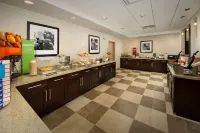 Hampton Inn & Suites Syracuse/Carrier Circle - breakfast