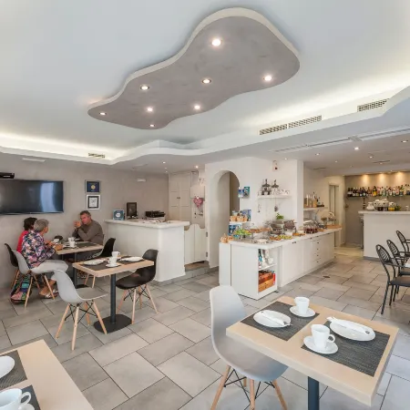 Alexandros Apartments