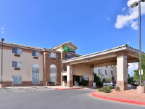 Holiday Inn Express & Suites FARMINGTON (BLOOMFIELD) by IHG Hotels in Farmington