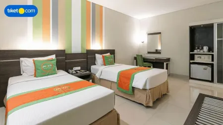 Pose in Solo by Wstay