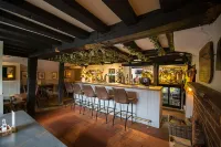 The Bull Inn Pub فنادق في Midgham
