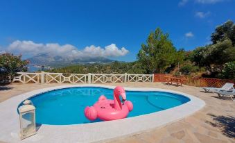 Apartment with Pool and Panorama View