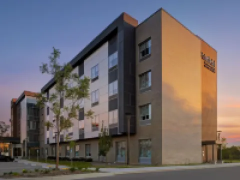 Fairfield Inn & Suites Milwaukee Brookfield 布魯克菲爾德酒店