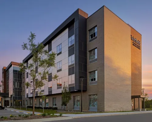 Fairfield Inn & Suites Milwaukee Brookfield Hotels in Brookfield
