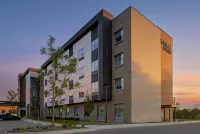 Fairfield Inn & Suites Milwaukee Brookfield Hotels near Pearle Vision