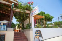 Thania Seaside Smotel - Adults Only