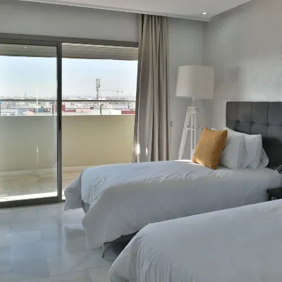 樂遊艇套房酒店 鄰近Phare d'el Hank的酒店