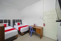 RedDoorz Syariah near Stasiun Kereta Api Kisaran Hotel dekat Jalinsum(jalan Lintas Sumatra)