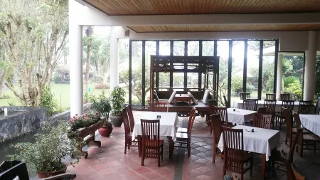 La Oma Отели рядом с достопримечательностью «Тангкубан»