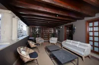 Palacete Colonial Hotels in León