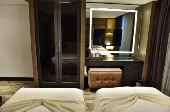 Dosso Dossi Hotels Laleli Отели рядом со станцией Yenikapi Train Station