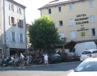 Logis Auberge des Voyageurs فنادق في Lesmenils