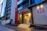 Hilton Garden Inn Lima Surco Hoteles cerca de Pileta