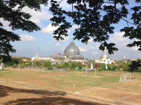 The Palines Apartment Hotel Отели рядом с достопримечательностью «Мондрийская резиденция Condominium Corporation»