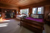 The Captains Quarters