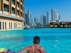 SuperHost - Luxe Apt with Stunning Panoramic Burj Khalifa View I Address Dubai Mall