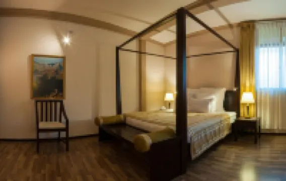 Sala Boutique Hotel Hotels near National Art Gallery