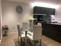 Kew Bridge Apartments - Condos