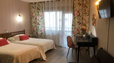Hotel Marqués de Santillana Các khách sạn ở Tarriba
