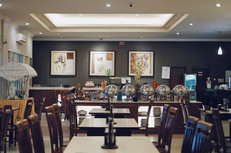 Hotel Gajah Mada Lumajang Отели рядом с достопримечательностью «Masjid Al-Itqon»