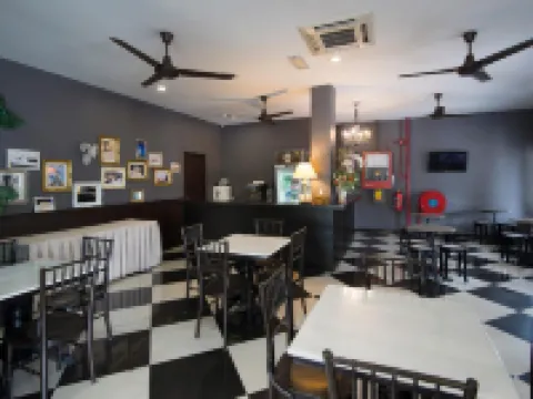 Luscious Hotel Hotels in Simpang Ampat