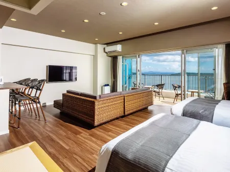 Sunset Resort Canphou Отели рядом с достопримечательностью «Bise-Fukugi Tree Road»