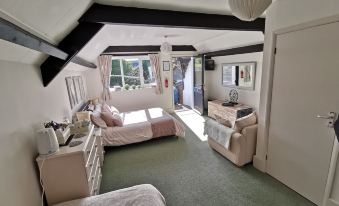 Steps Farmhouse - Housity